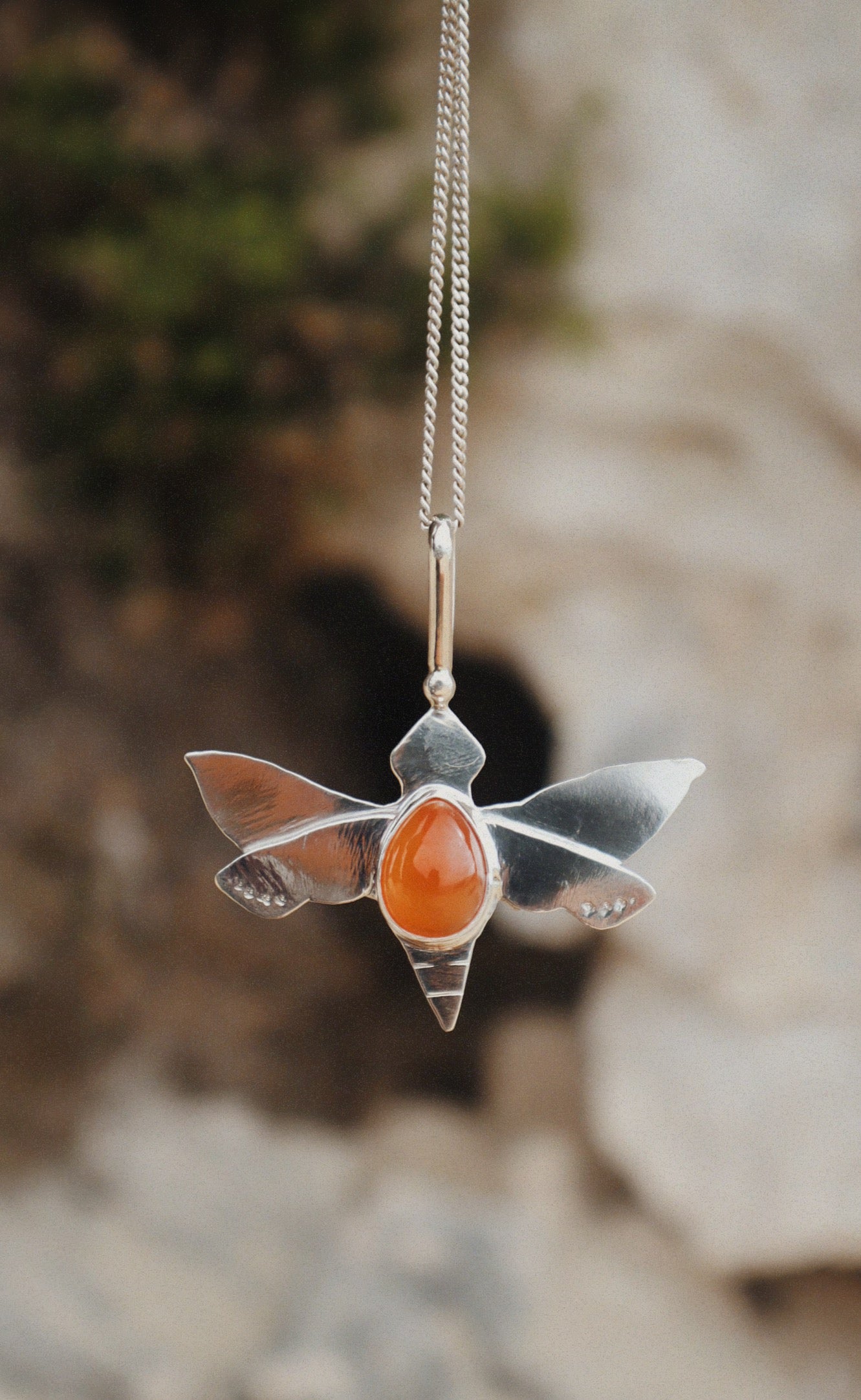 SUNNY BEE PENDANT