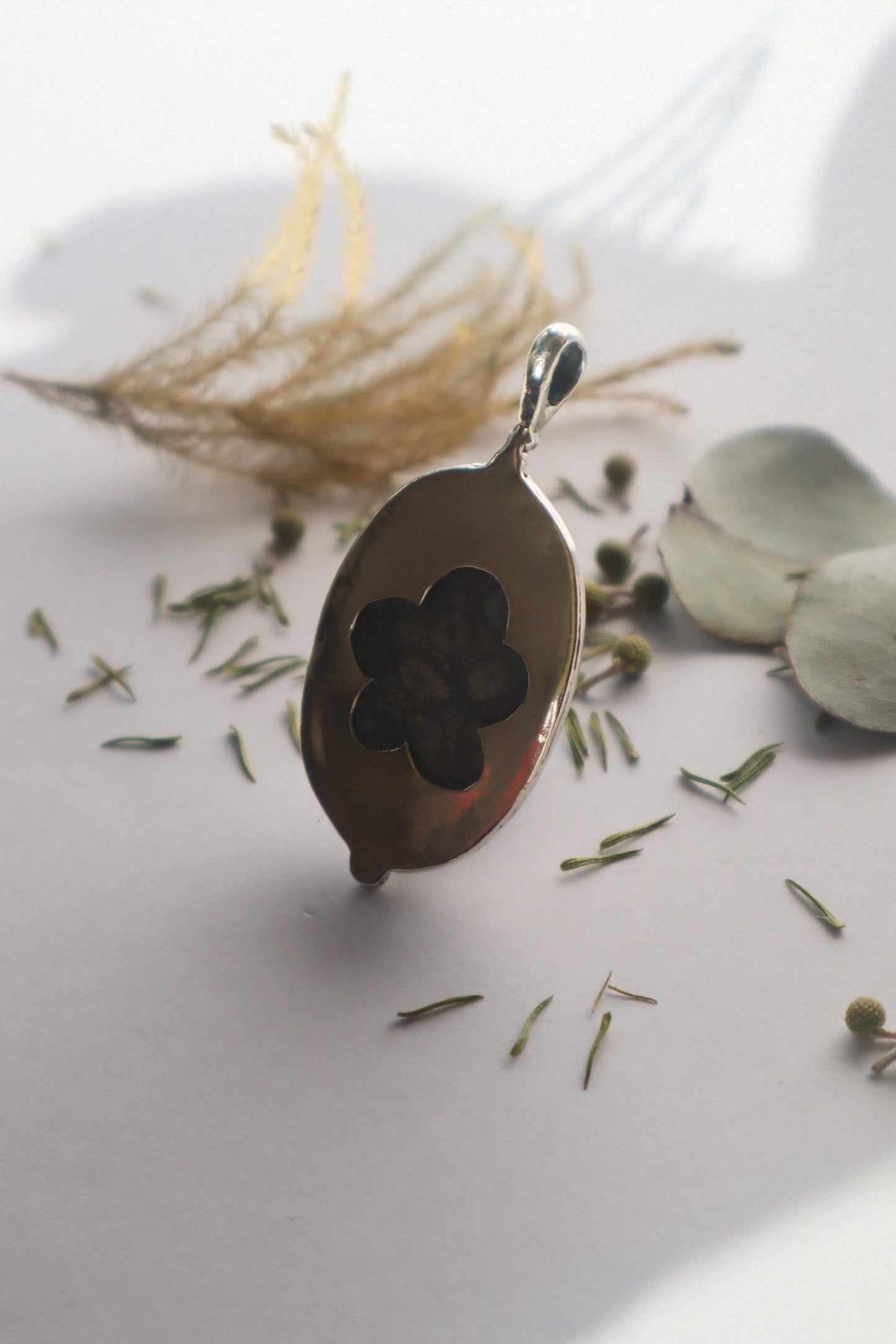 Fossils & Daisies Pendant