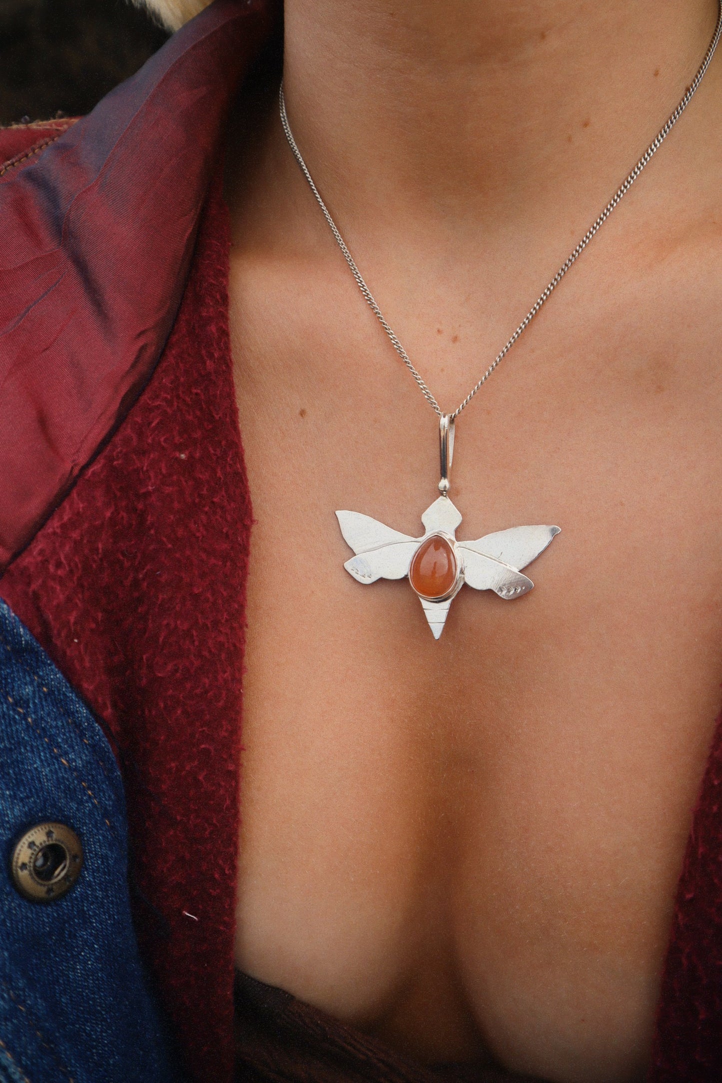 SUNNY BEE PENDANT